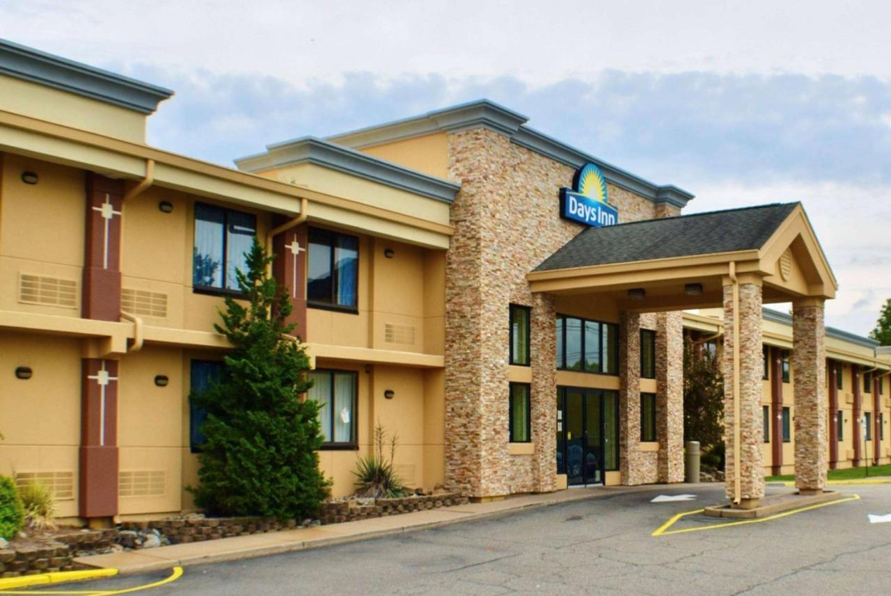 Days By Wyndham Hotel Wayne
